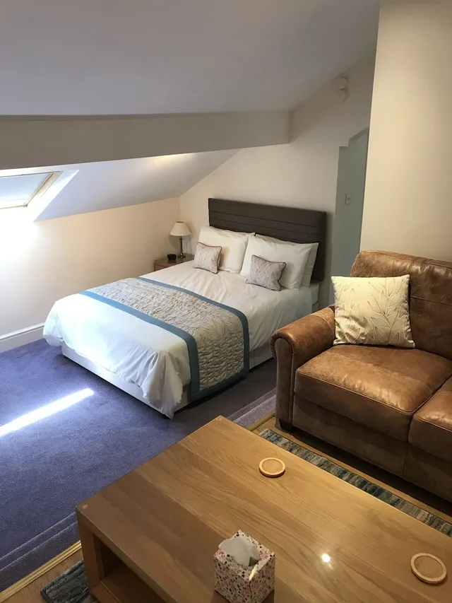 غرفة بريميير بسرير كينج، Bowden Lodge Hotel 2/4