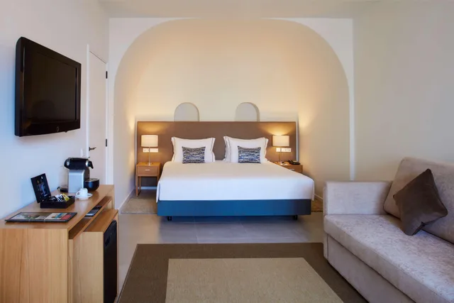 غرفة عائلية بإطلالة على المسبح، NH Lagos Algarve Resort 3/9