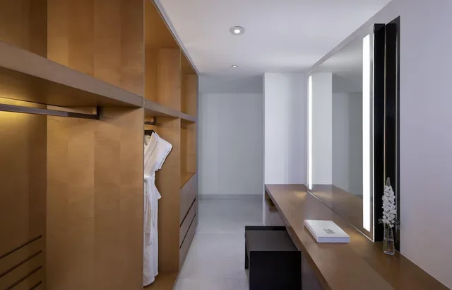 جناح بسرير كينج بإطلالة على البحر بشرفة، Park Hyatt Abu Dhabi Hotel & Villa - Saadiyat island 8/8