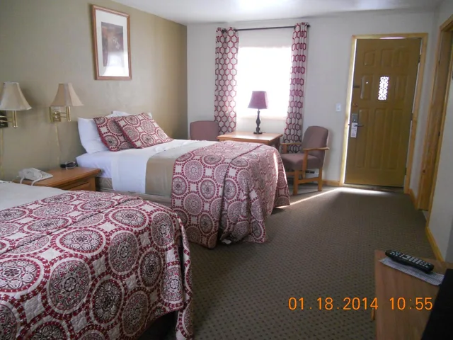 غرفة قياسية بسريرين مزدوجين، The Stonefence Resort 1/2
