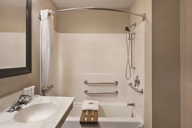 غرفة بسرير كينج لذوي الإعاقة، Country Inn & Suites by Radisson, Monona - Madison East 9/10