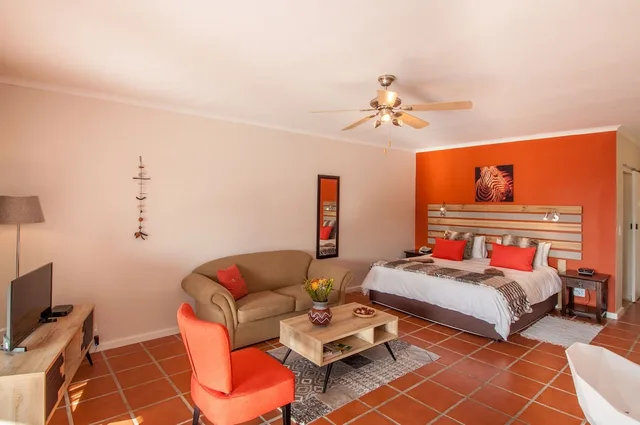 Superior, King Bed, Garden and Mountain View, Sofa، Wind-Rose Guest House 3/4