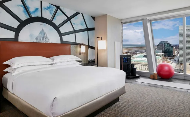 Premium, King Bed, Hilton Cleveland Downtown 1/6