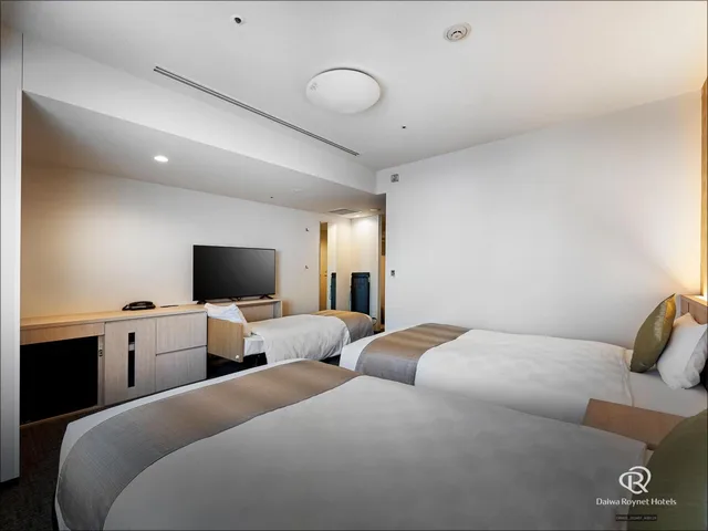 Universal, Twin Beds, with Extra Bed، Daiwa Roynet Hotel Kyoto Hachijoguchi 2/4