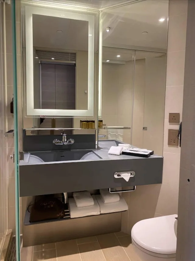 Clover Seaview Room، Hotel Alexandra 3/3