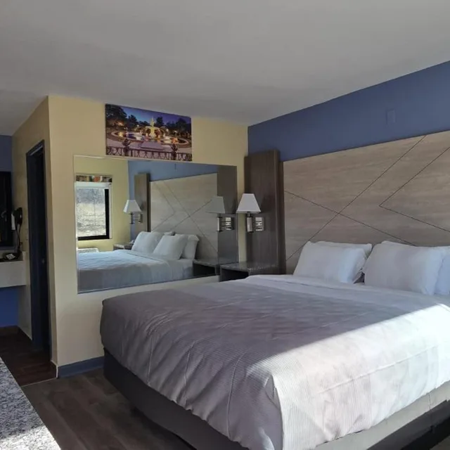 جناح بسرير كينج بحوض جاكوزي، Quality Inn & Suites East Point - Atlanta Area 1/1