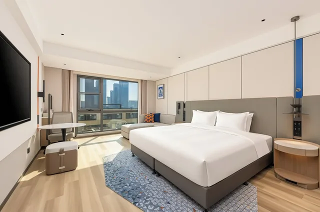 غرفة قياسية بسرير كينج بإطلالة على المدينة، Holiday Inn Express Beijing Lize Business District By Ihg 3/6