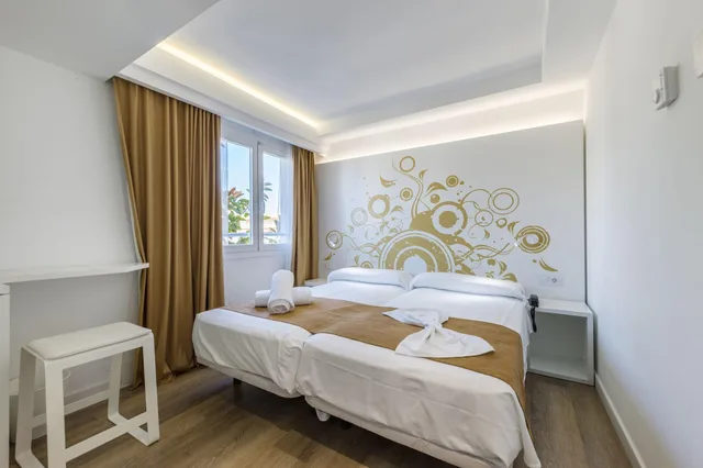 غرفة أساسية بسرير مزدوج، WelikeHotel Triton beach 1/3