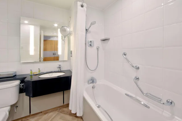 Hilton Double Guest Room، Doubletree by Hilton Manchester Airport 3/3