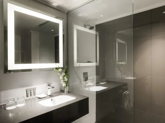 family suite, multiple beds، Novotel Melbourne on Collins 5/6