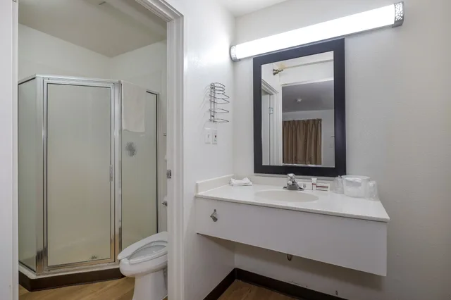 غرفة قياسية بسريرين مزدوجين للمدخنين، Red Roof Inn Suites Spartanburg I 85 5/8
