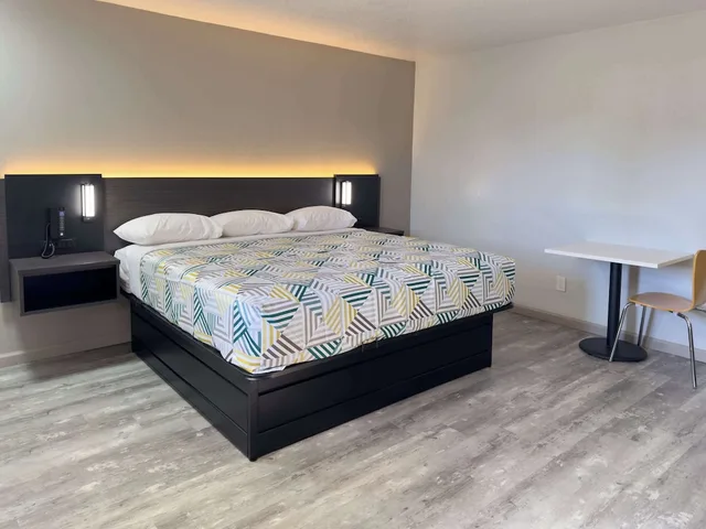غرفة قياسية بسرير كينج، Motel6 Dyersburg, TN 6/10