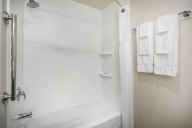 جناح بسرير كينج، HOLIDAY INN EXPRESS & SUITES RAPID CITY - RUSHMORE SOUTH 6/7