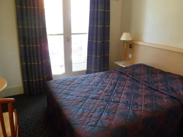 غرفة مفردة، Hotel Le Bourbon 1/5