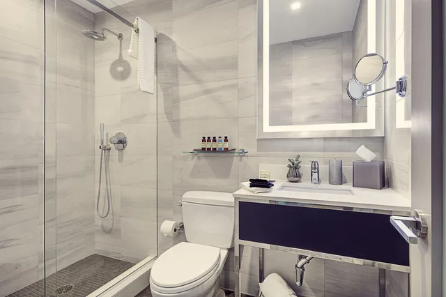 Petite Queen، Artezen Hotel 2/2