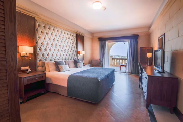 Mediterranean, Executive, Suite, King Bed, Pool View، Kempinski Hotel San Lawrenz Gozo 3/8