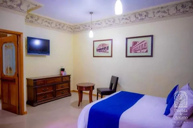 جناح جونيور، Puebla De Antano Hotel 9/10