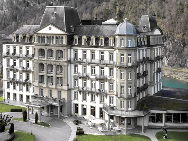 جناح جونيور بإطلالة على الجبل، Grand Hotel Beau Rivage 1/1