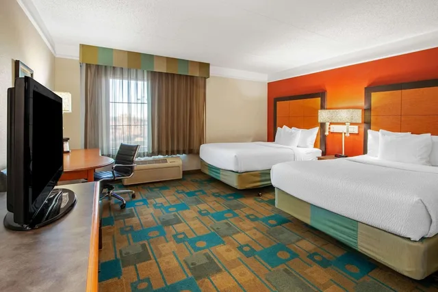 غرفة بسريرين مزدوجين، La Quinta Inn & Suites by Wyndham Albuquerque West 3/9