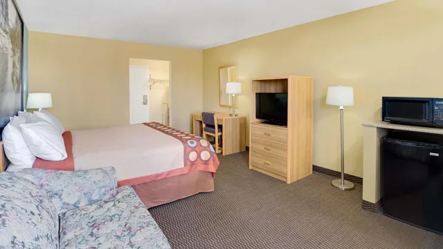 جناح استوديو بسرير كينج للمدخنين، Super 8 by Wyndham Tucson/Grant Road Area AZ 1/1