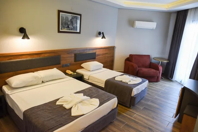 غرفة بسرير مزدوج أو سريرين منفصلين بإطلالة على المسبح، Kleopatra Fatih Hotel 2/10