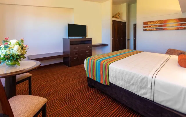 غرفة بسرير كينج بإطلالة على البحيرة، Sonesta Hotel Posadas del Inca Puno 2/5