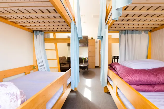 غرفة رباعية بأسرّة بطابقين بحمام مشترك، ABC Guest House 1/3