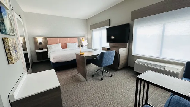 Studio, Suite, King Bed, Sofa, Hampton Inn & Suites Weatherford 5/10