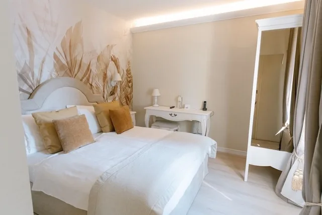 جناح جونيور بسرير مزدوج بإطلالة على البحيرة، Relais Villa Porta 2/4