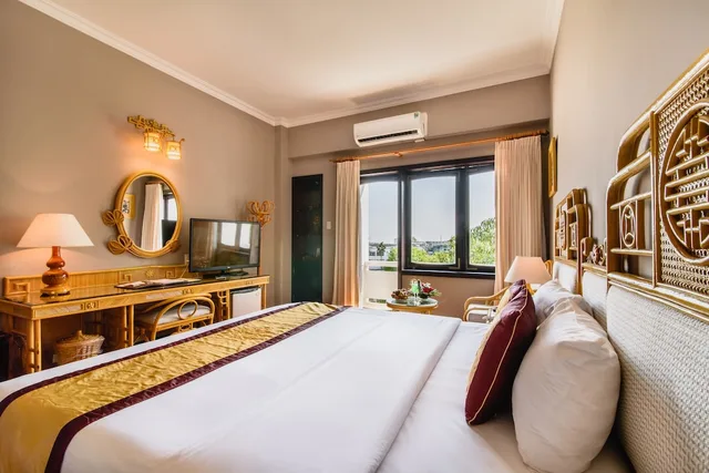 غرفة ديلوكس بسريرين منفصلين بإطلالة على الحديقة، Huong Giang Hotel 2/10