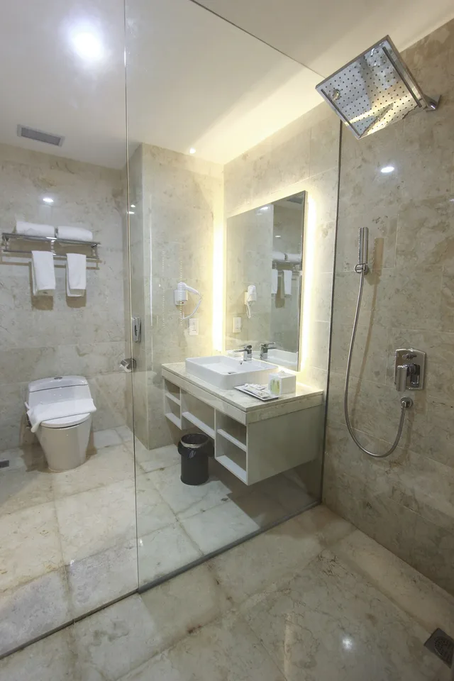 غرفة ديلوكس بسرير كوين، Platinum Balikpapan Hotel Convention Hall 4/4
