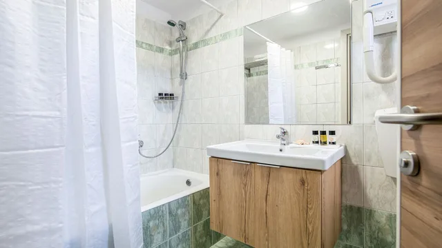 غرفة رباعية بسرير مزدوج وسريرين منفصلين، Marianthi Apartments 9/10