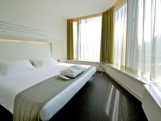 غرفة سوبيريور بسرير كينج بإطلالة، Mercure Nerocubo Rovereto 4/7