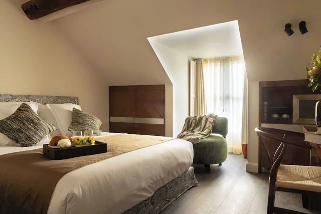 جناح عائلي بسريرين كوين، Hôtel du Palais Bourbon 1/6