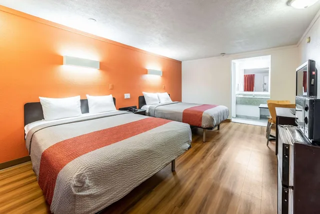 غرفة بسريرين كوين، Motel6 Mansfield, OH 2/5