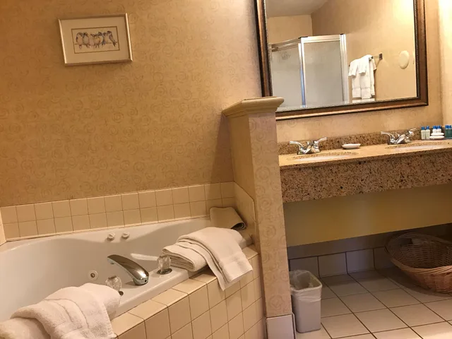 جناح بسرير كينج، Best Western Plus Revere Inn & Suites 7/10