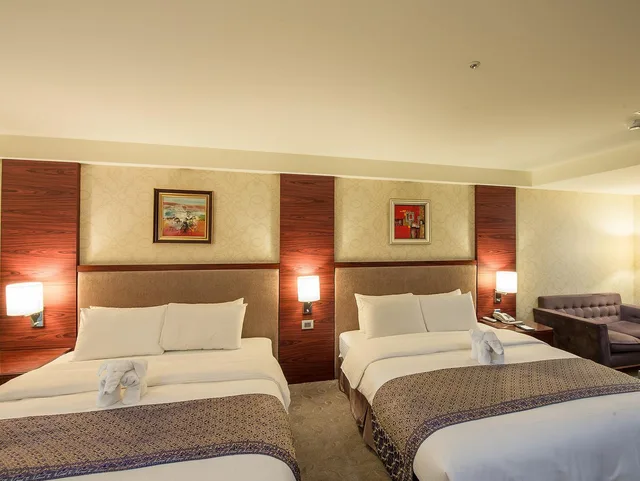 غرفة ديلوكس رباعية بإطلالة على المدينة، Arsma Hotel 2/2