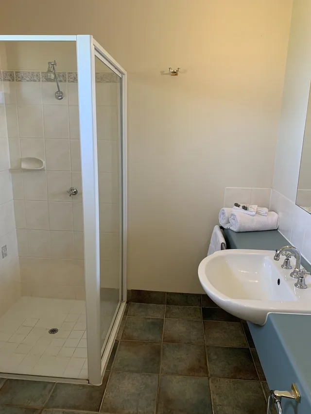 غرفة بسرير كوين وسرير فردي، Arthur Phillip Motor Inn 3/3