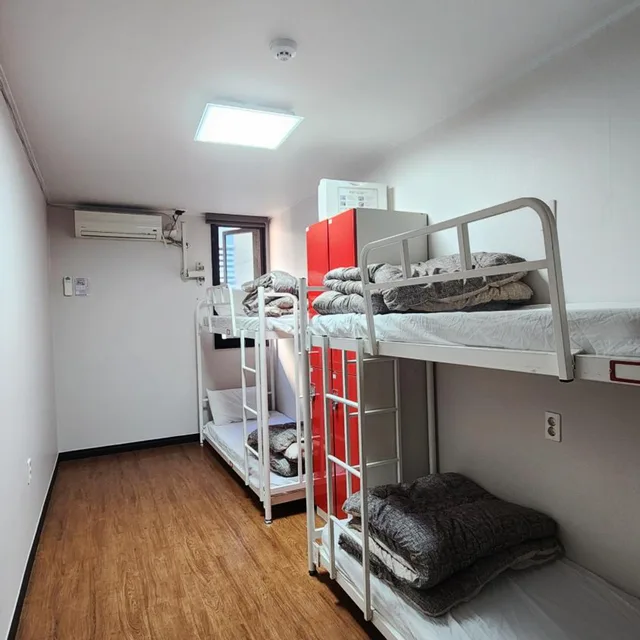 سكن مشترك بأربعة أسرّة للنساء، Kimchee Busan Downtown Guesthouse 1/3