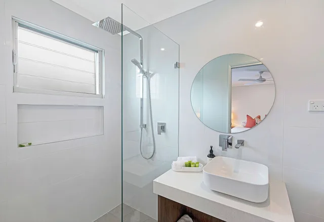 Beach House, Twin Beds, King and Queen Bed، Reflections Holiday Parks Evans Head 7/8