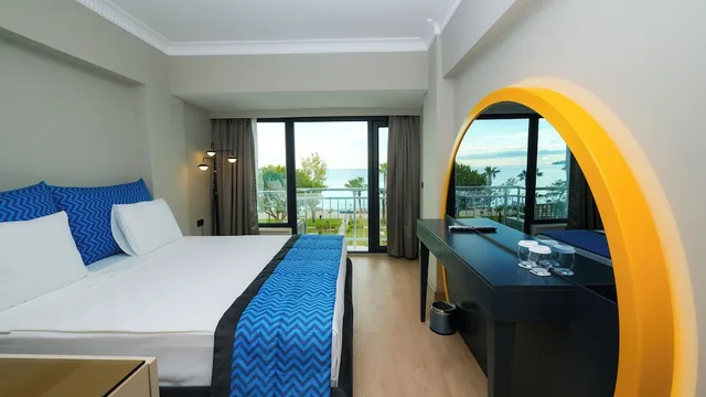 غرفة بسرير مزدوج بإطلالة على البحر، Sea City Devran Hotel & Spa 1/4