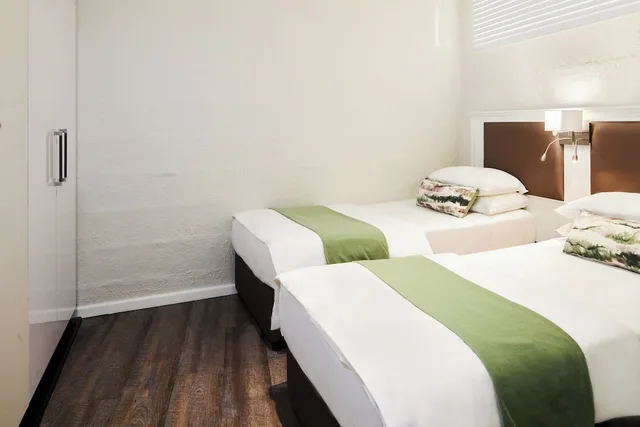 شقة بسرير كينج وسريرين منفصلين بغرفتي نوم، Breakers Resort 2/4