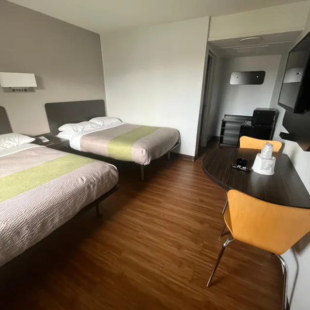 غرفة ديلوكس رباعية للمدخنين، Motel6 Wichita, KS 4/9