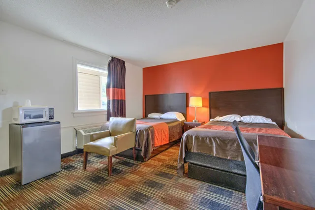 غرفة ديلوكس بسريرين مزدوجين، OYO Palm Leaf Motel 1/7