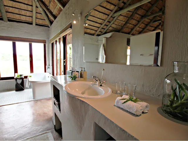 جناح فاخر بسريرين منفصلين، Hlosi Game Lodge 6/6