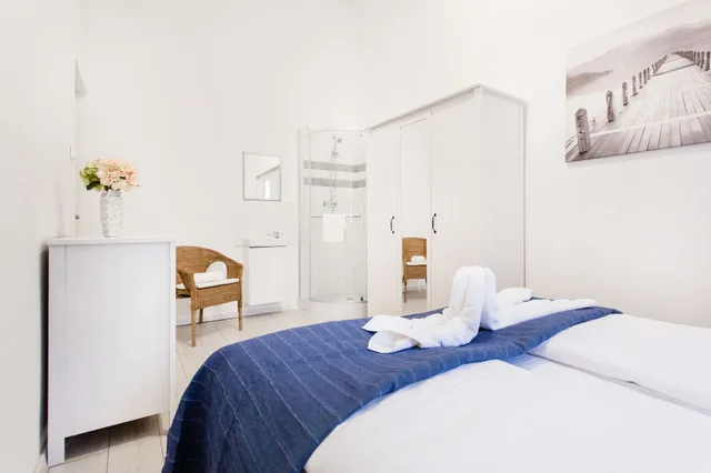 2 Bedrooms, Apartment, Futon Bed, King Bed, 2 Queen Beds, Sofa, Grand Budapest Penthouse 1/5