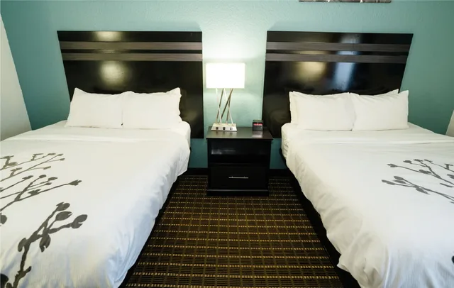 غرفة رباعية بسريرين كوين، Sleep Inn & Suites West Knoxville 7/10