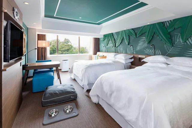 Club, Sheraton Grande Tokyo Bay Hotel 2/4