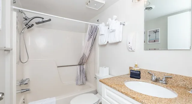 2 Bedrooms, Condo, Premium, King Bed, 2 Queen Beds, Bay View, Sofa, Balcony، Bay Club Resort 4/5