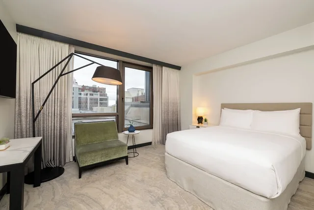 Room, King and Queen Bed, Hotel 1000 Seattle 1/7
